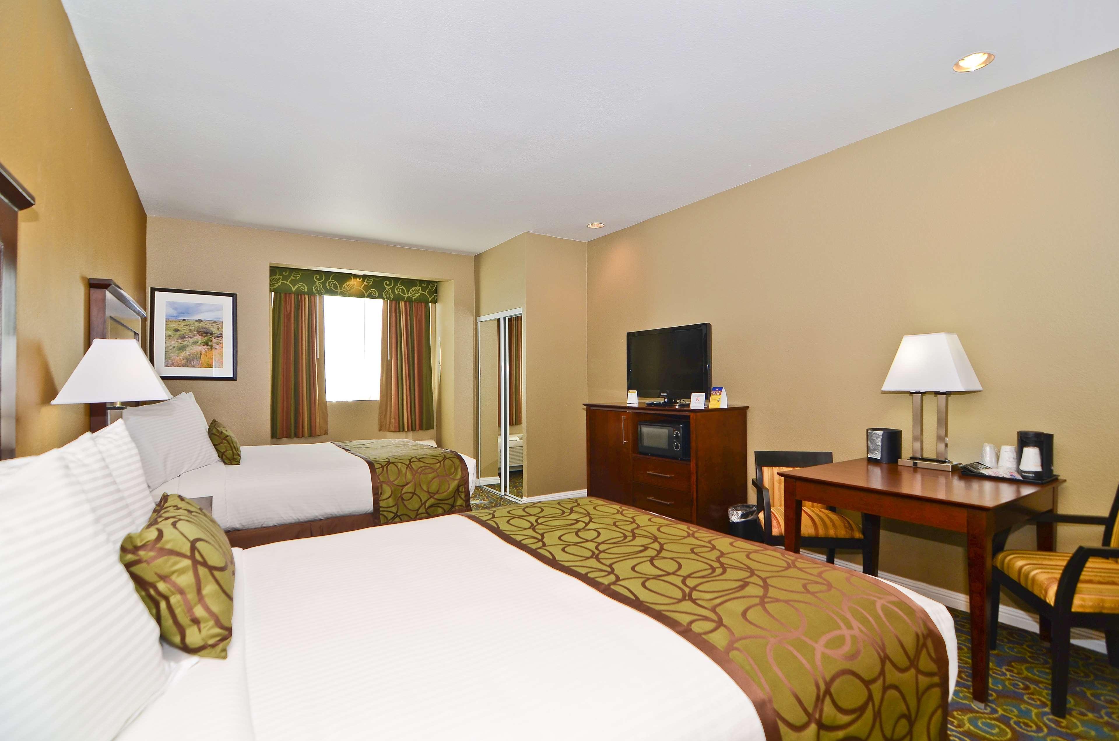 Best Western California City Inn & Suites מראה חיצוני תמונה